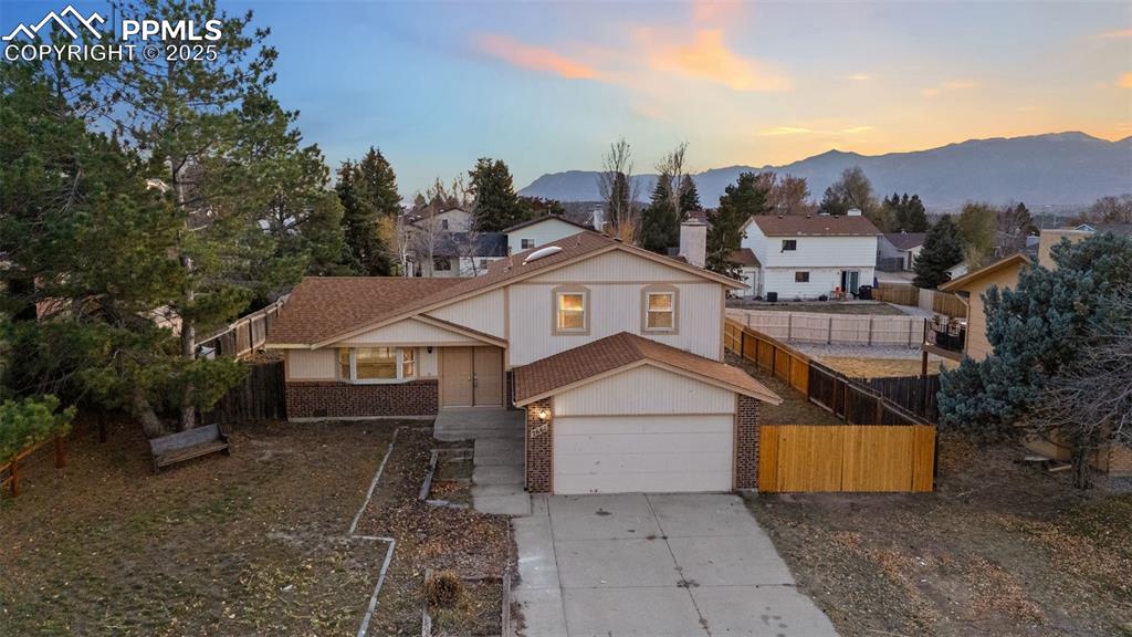 Image 4 of 26: Front of Structure