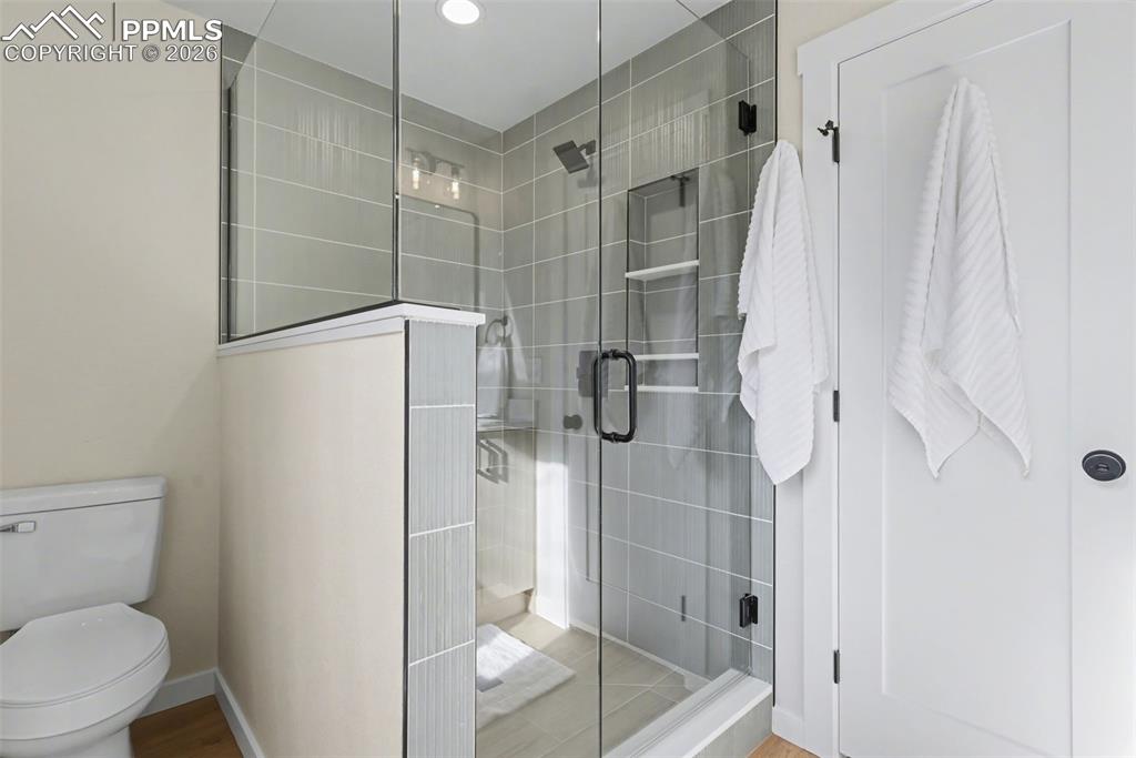 Image 19 of 47: Bathroom