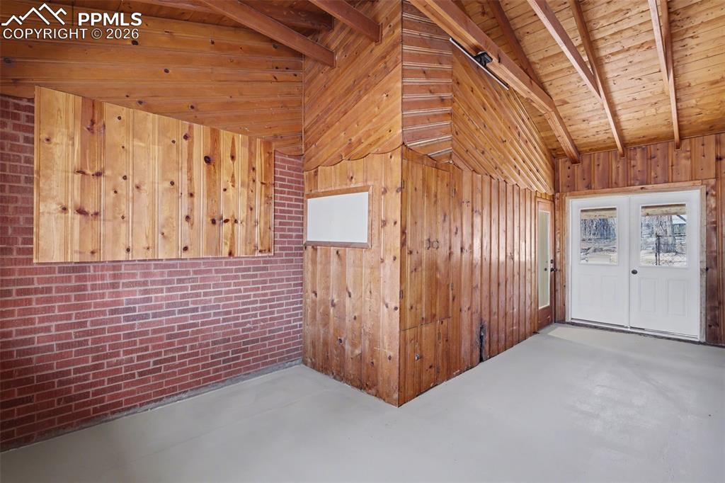 Image 27 of 47: Bonus Room