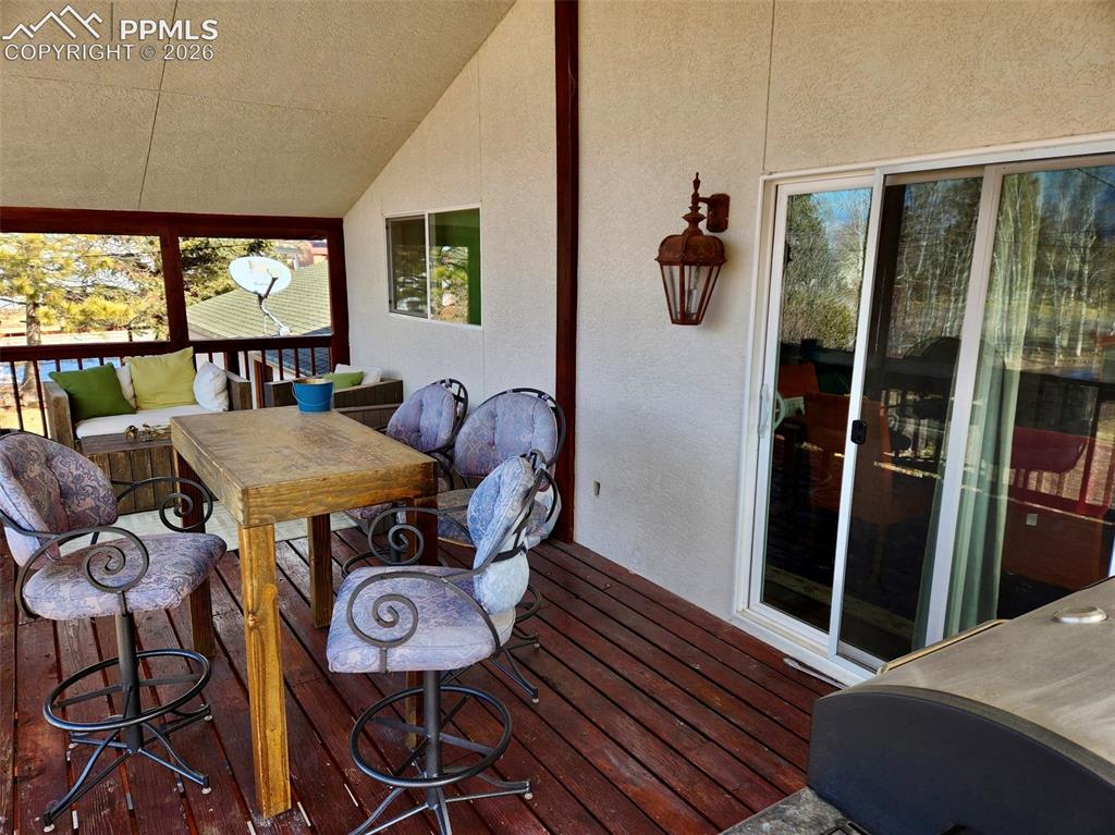 Image 3 of 12: Deck