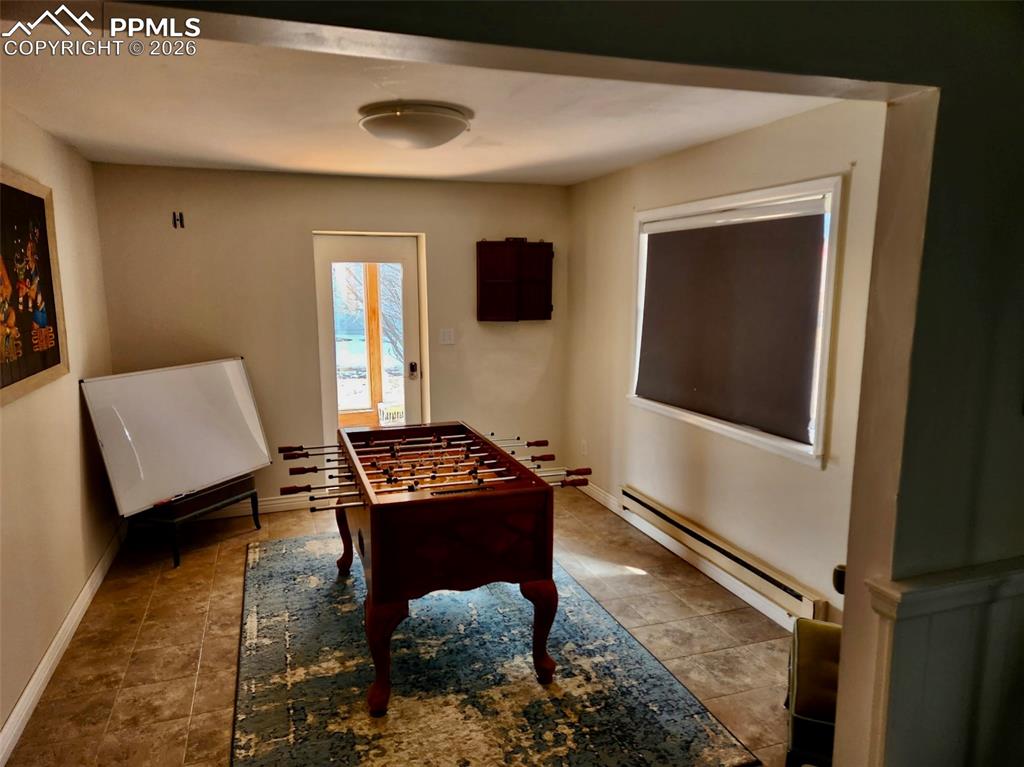 Image 5 of 7: Game Room