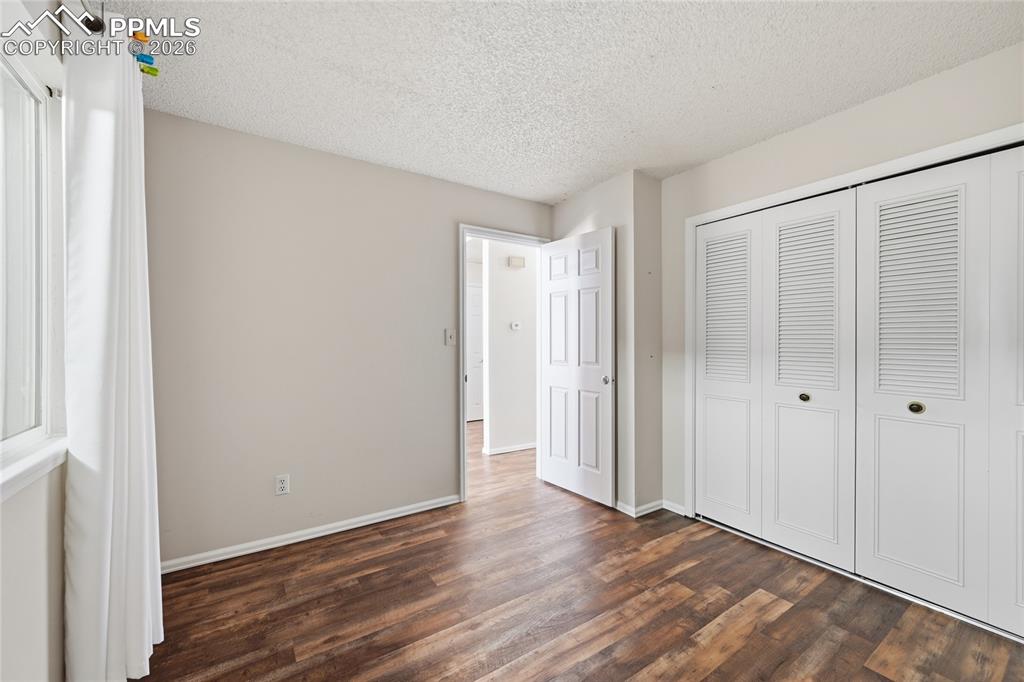 Image 20 of 31: Bedroom