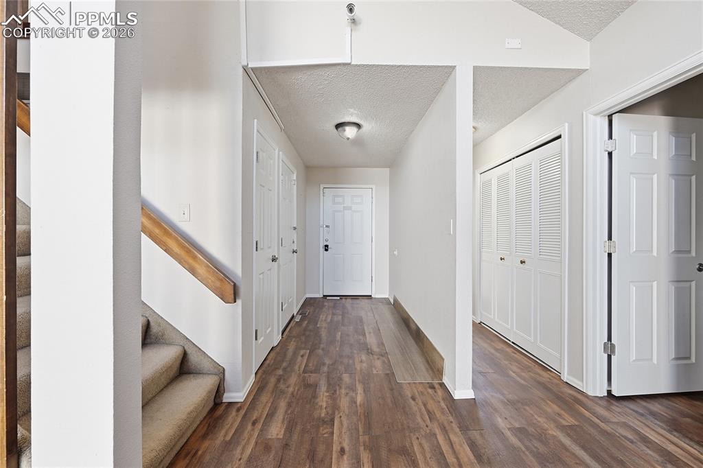 Image 5 of 31: Entry