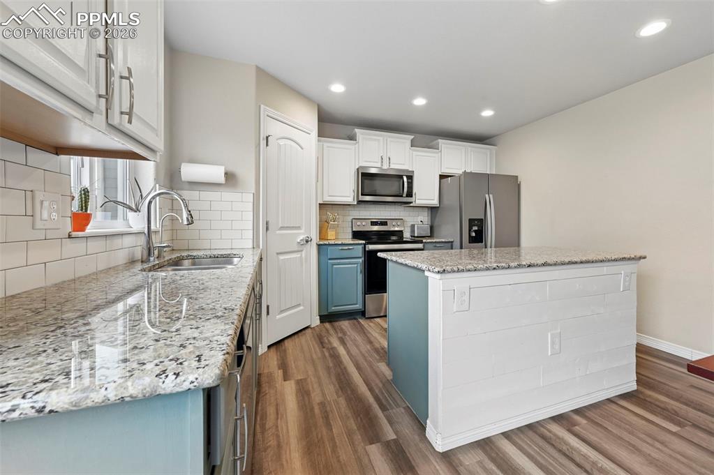 Image 10 of 38: Kitchen