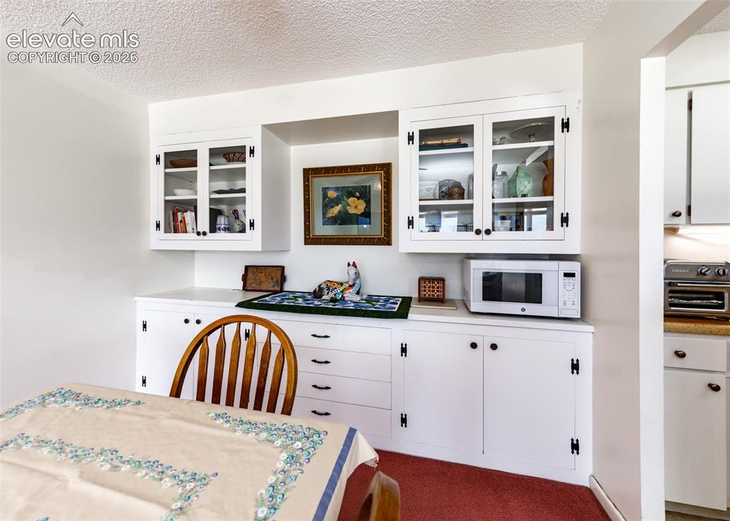 Image 10 of 30: Dining Area