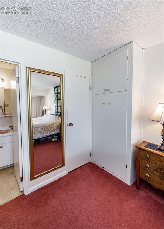 Image 19 of 30: Bedroom