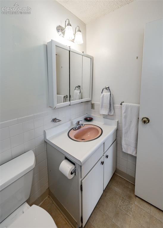 Image 21 of 30: Bathroom