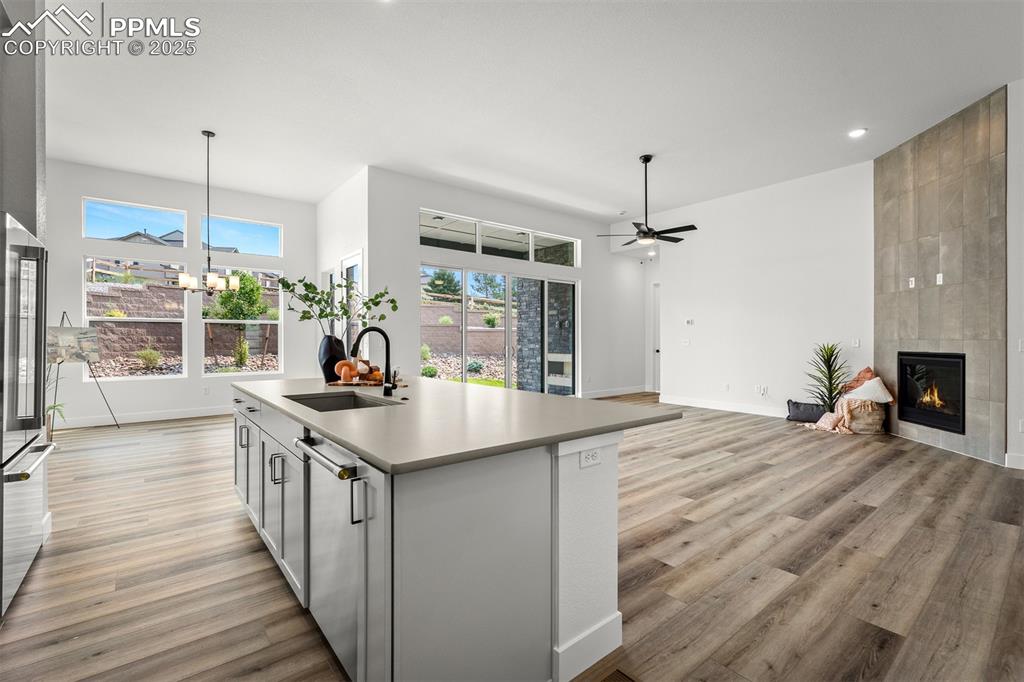 Image 12 of 39: Kitchen