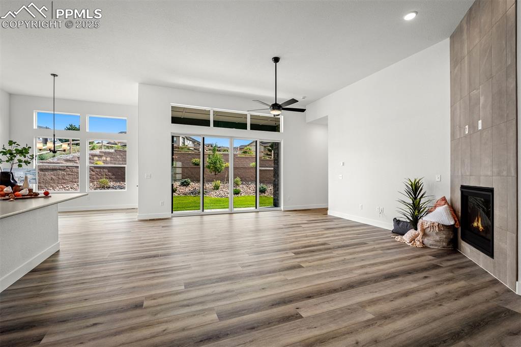 Image 15 of 39: Living Room