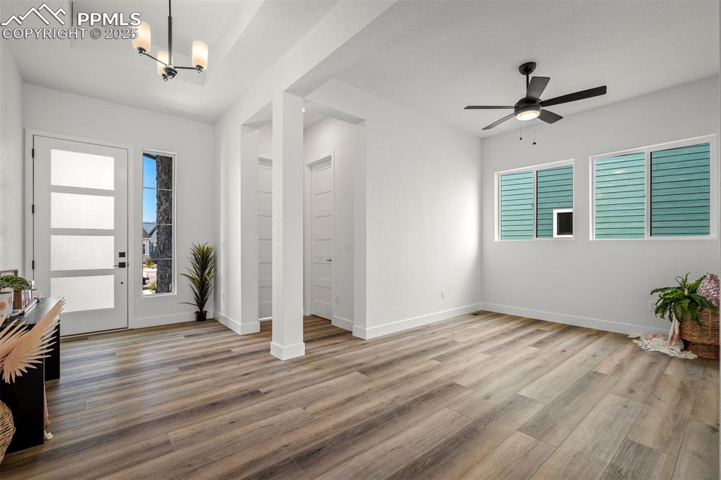 Image 24 of 39: Office