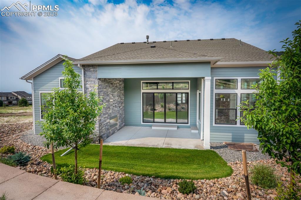 Image 36 of 39: Back of Structure