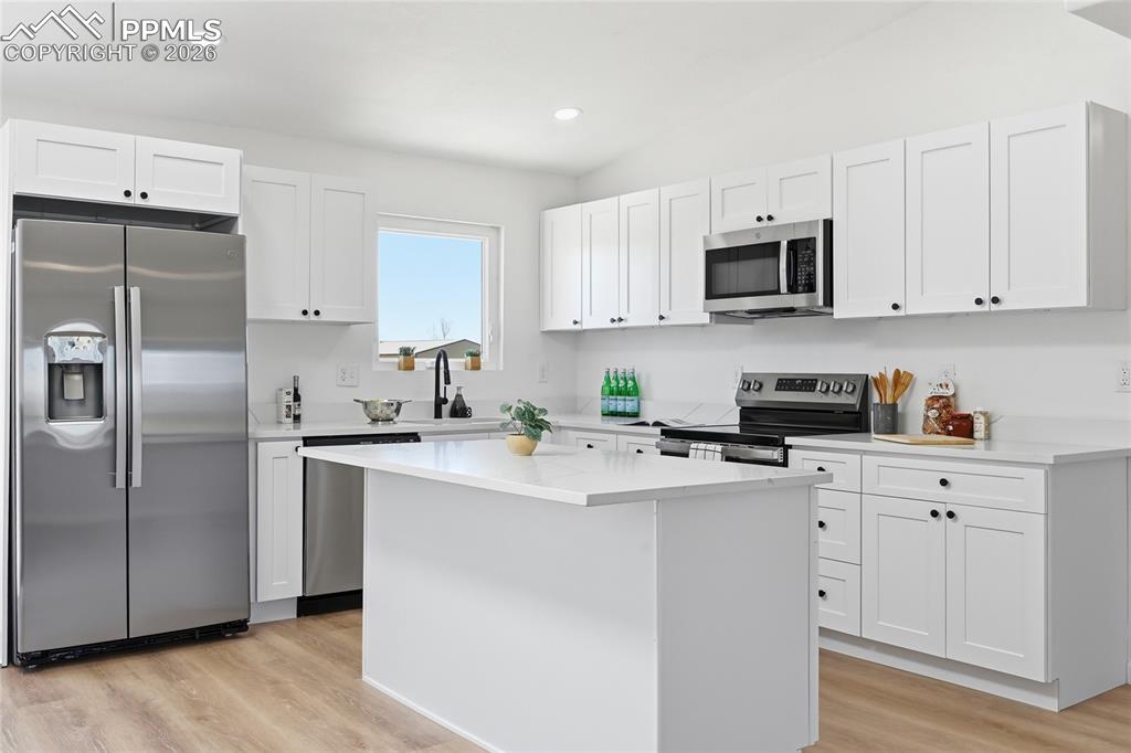 Image 3 of 48: Kitchen