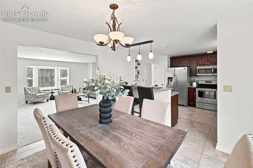 Image 21 of 46: Dining Area