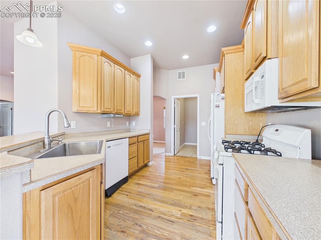 Image 11 of 39: Kitchen