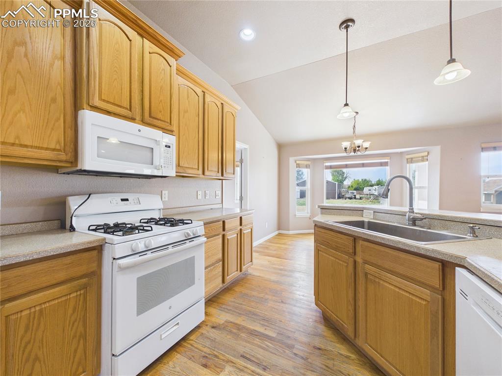 Image 12 of 39: Kitchen