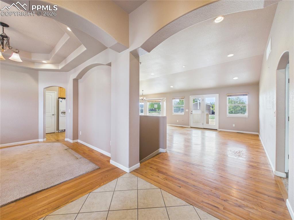 Image 6 of 39: Entry