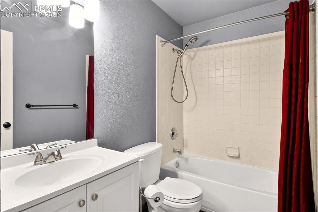 Image 21 of 36: Full bathroom near bedroom 2 and 3