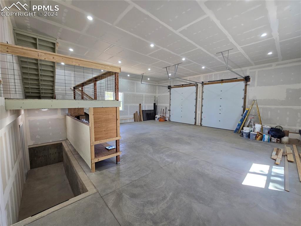 Image 50 of 50: View of garage