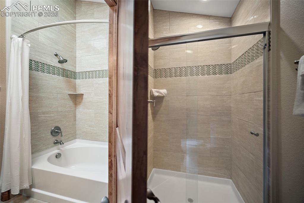 Image 31 of 43: Bathroom