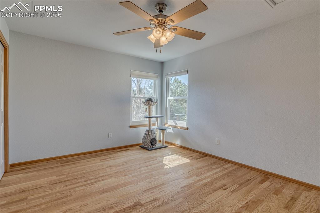 Image 31 of 48: Upper level bedroom #2