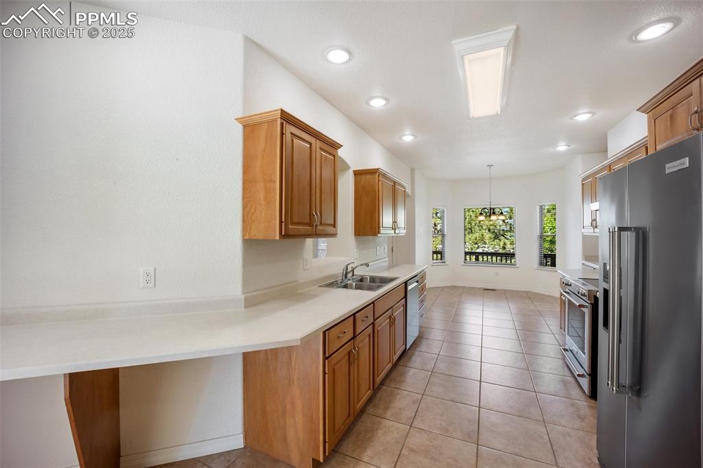 Image 12 of 48: Kitchen