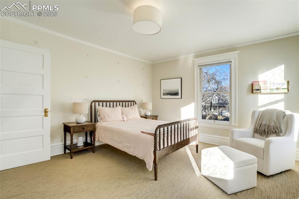 Image 41 of 49: Bedroom