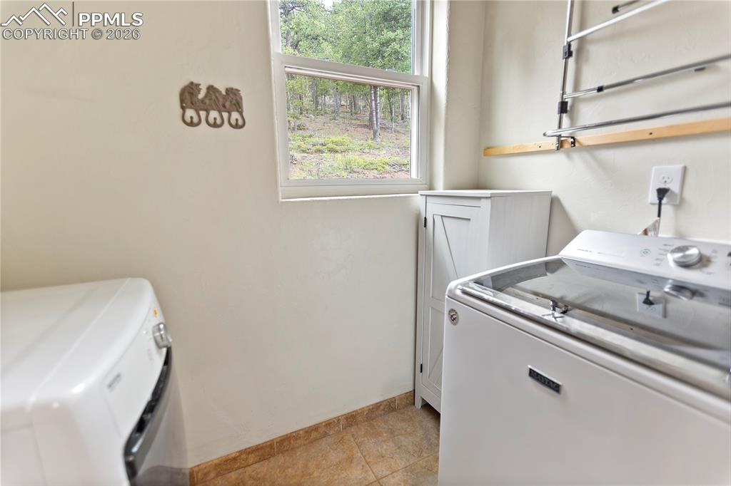 Image 10 of 39: Laundry