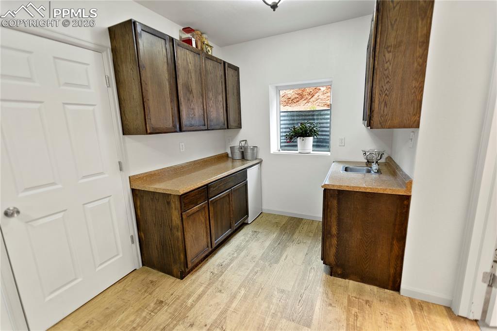 Image 13 of 39: Lower Level Wet Bar