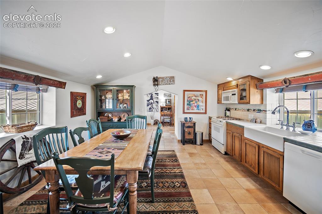 Image 46 of 50: Dining Area