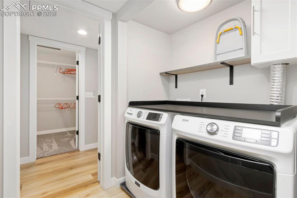 Image 16 of 18: Laundry