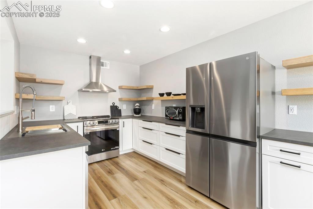 Image 3 of 15: Kitchen