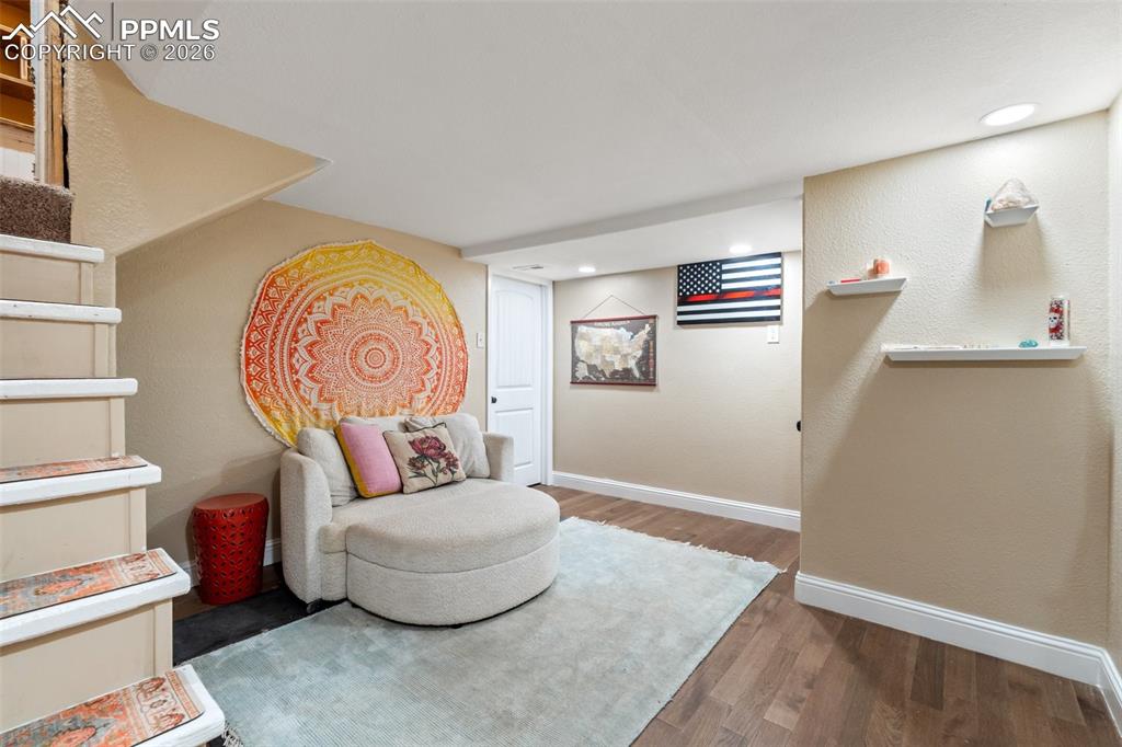 Image 34 of 48: Sitting Room