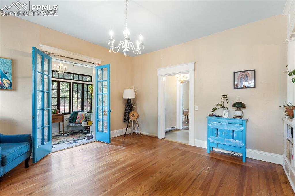 Image 5 of 48: Sitting Room