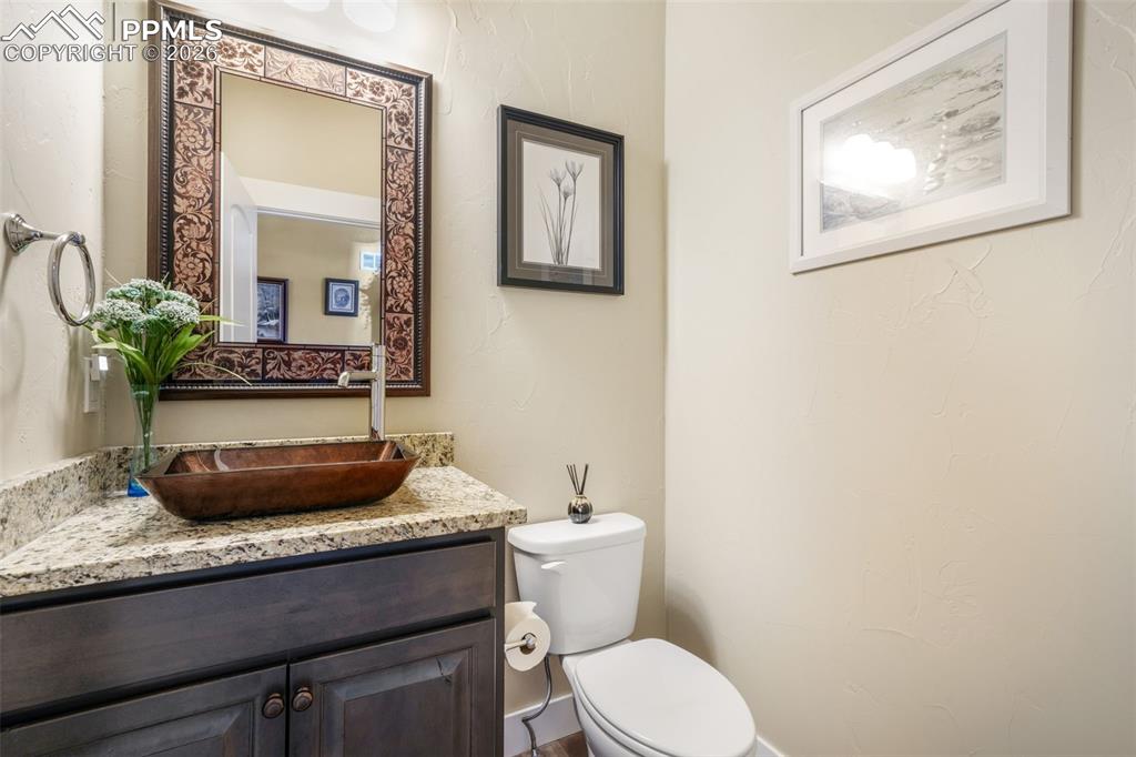 Image 19 of 50: Dining Area