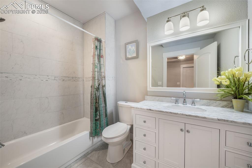 Image 37 of 50: Recreation Room