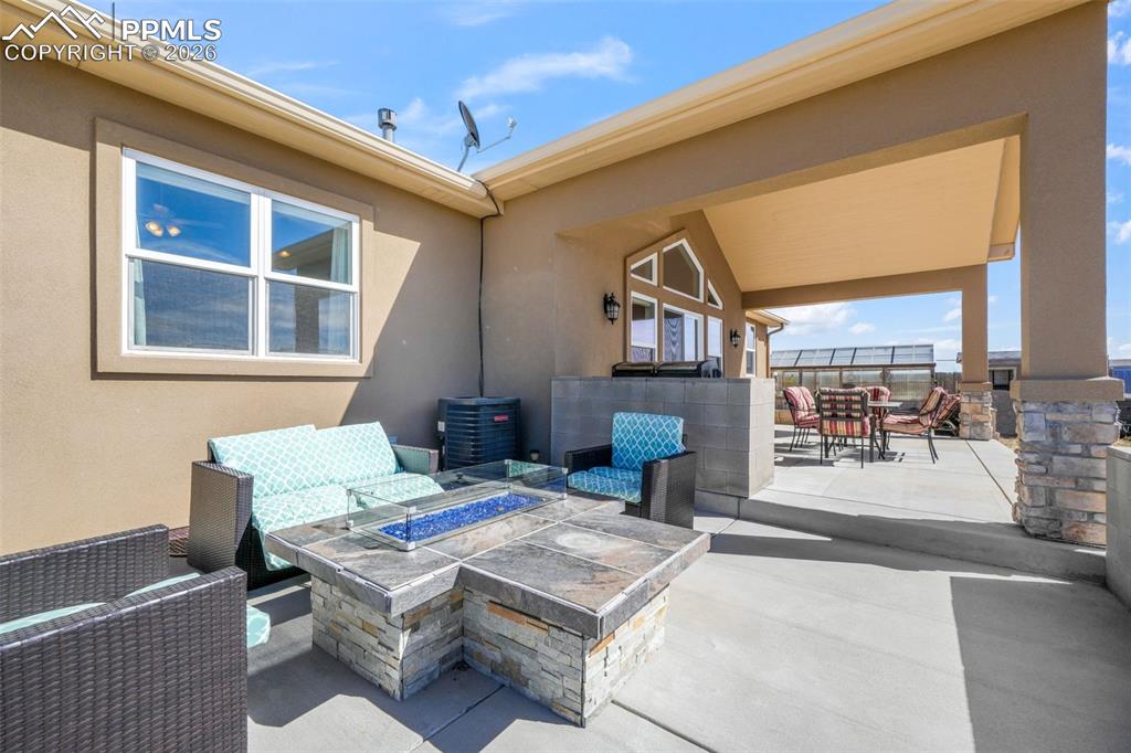 Image 46 of 50: Bedroom