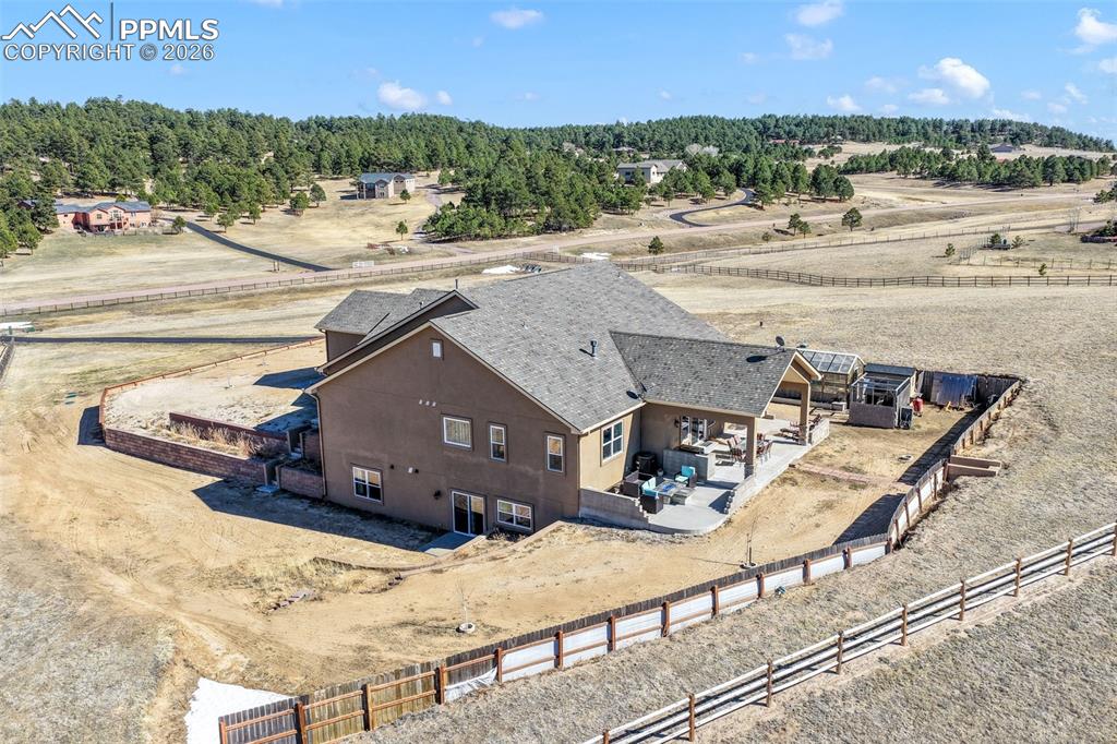 Image 47 of 50: Patio