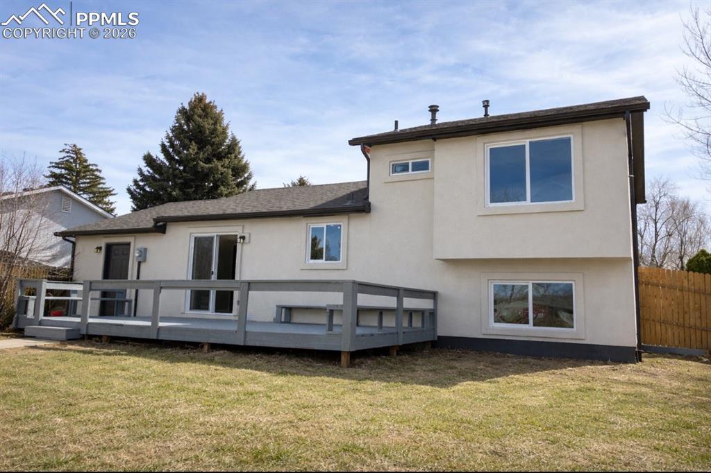 Image 2 of 6: Back of Structure