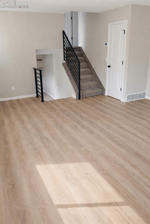 Image 6 of 6: Living Room