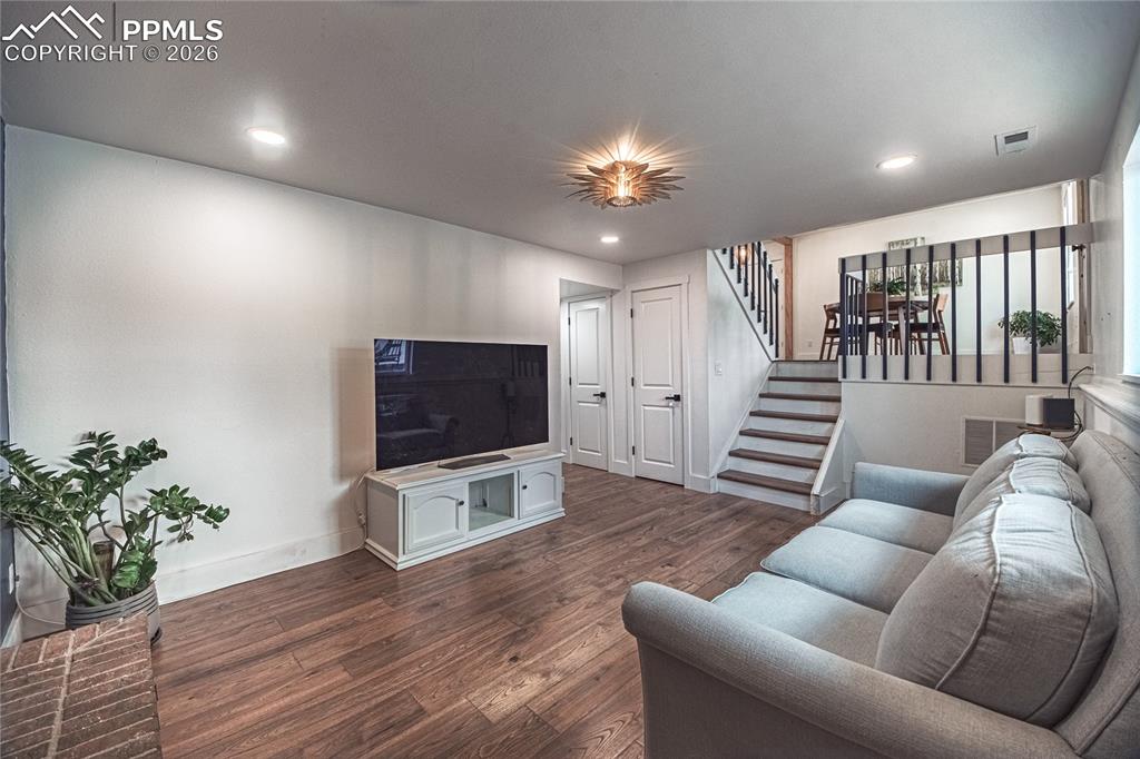 Image 11 of 35: Living Room