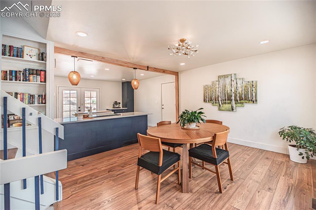 Image 12 of 35: Dining Area