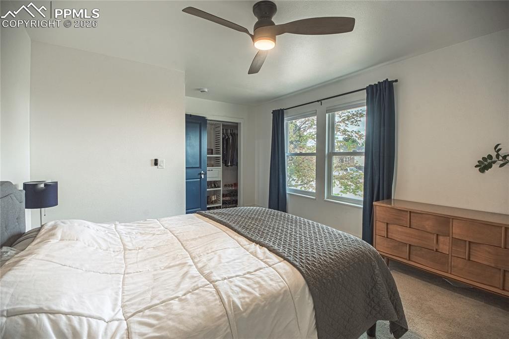 Image 19 of 35: Bedroom