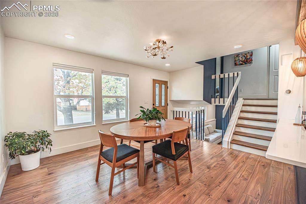 Image 4 of 35: Dining Area