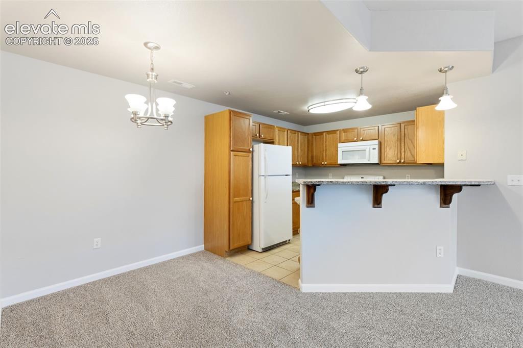 Image 9 of 28: Kitchen