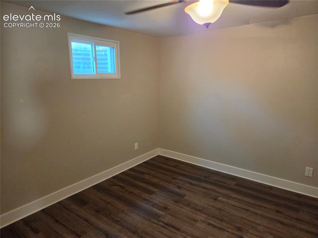 Image 15 of 31: Family Room