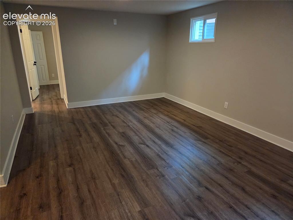 Image 6 of 31: Dining Room