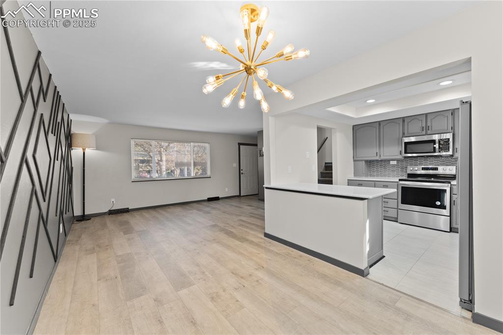 Image 13 of 36: Kitchen