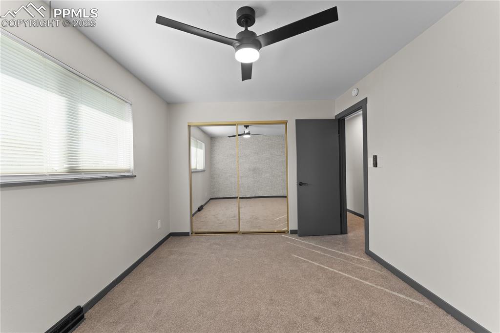 Image 21 of 36: Bedroom