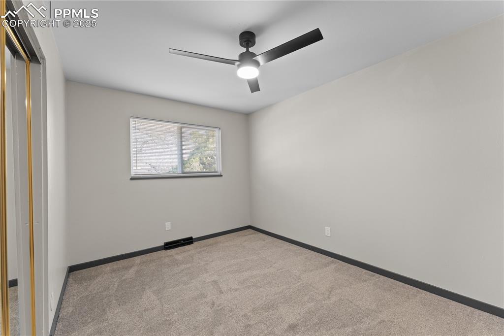 Image 26 of 36: Bedroom