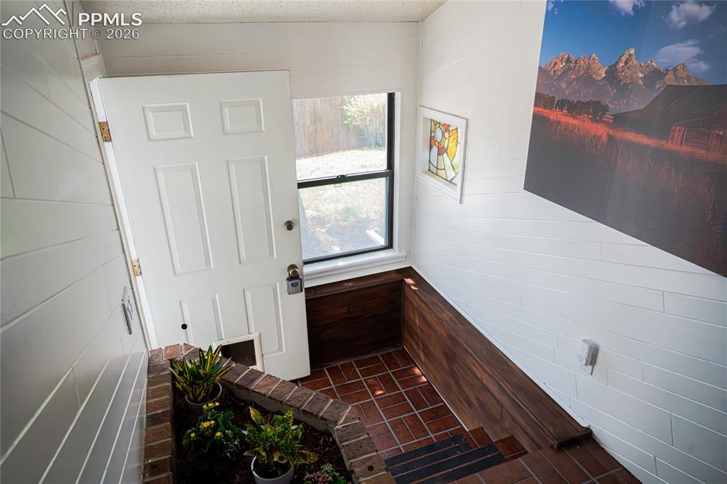 Image 14 of 48: Living Room